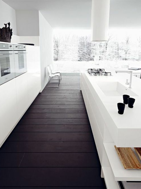 moderne-küchenmöbel-küche-mit-kontrastierenden-farben