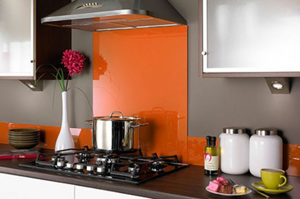 moderne-orange-küchen-wandfarbe