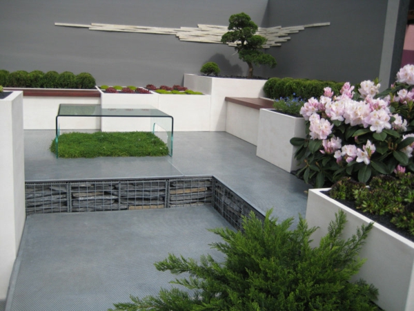 moderner-steingarten-weiß-und-minimalistisch