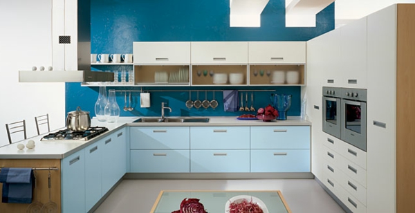 neue-küchenideen-design-in-weiß-und-blau