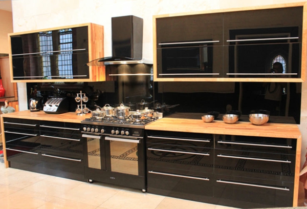 neue-küchenideen-schwarz-und-elegant