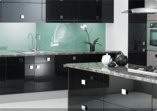 neue-küchenideen-ultramoderne-schwarze-möbel