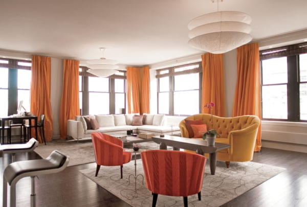 orange-farbgestaltung-im-wohnzimmer-großes-zimmer