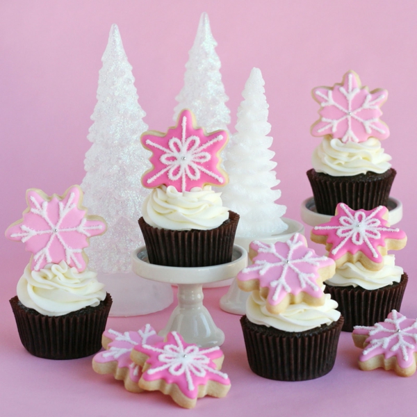 rosa-schmackhafte-Cupcakes-für-Weihnachten-backen