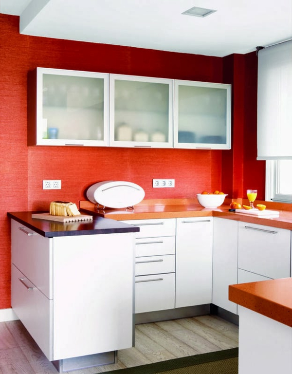 rote-küchen-wandfarbe-weiß-und-rot-kombinieren