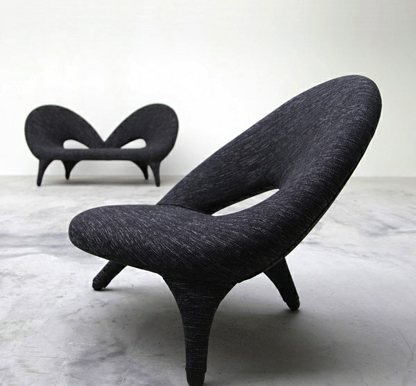 schwarze-Designstühle-für-eine-schicke-Wohnung