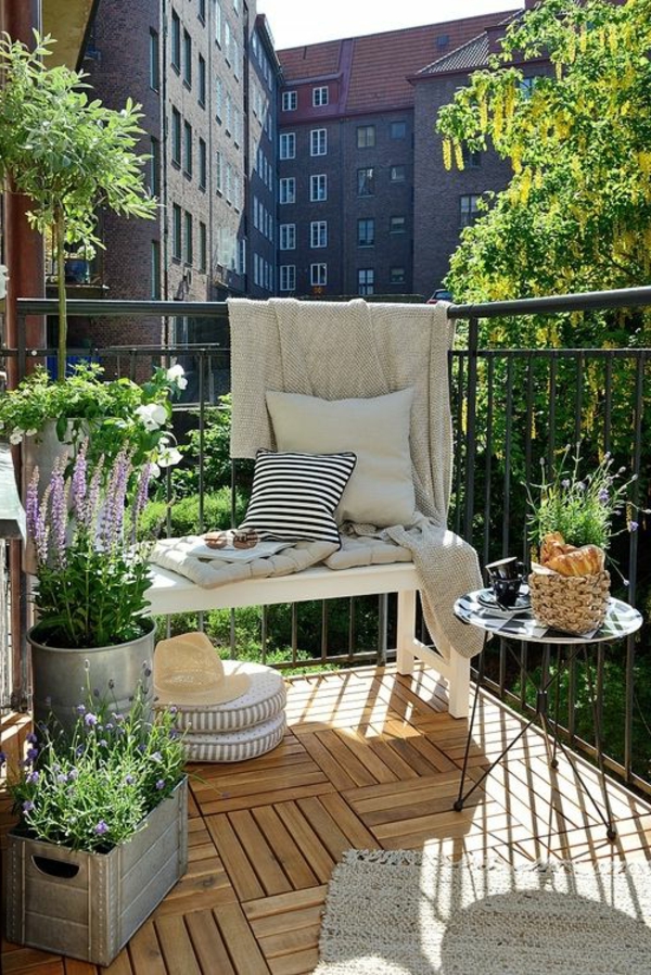 super-tolle-Terrasse-mit-Möbeln-einrichten