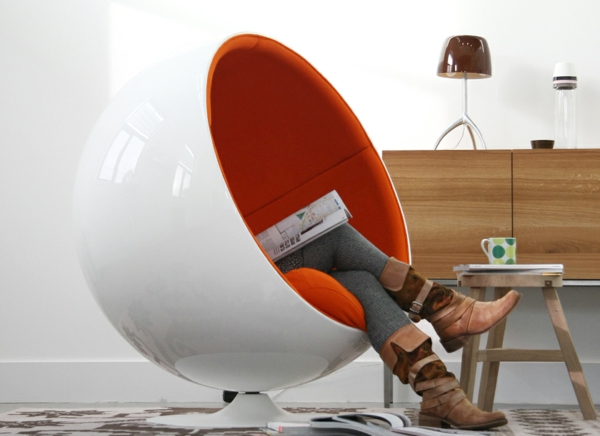-super-tolles-Design-für-einen-Sessel-in-Weiß
