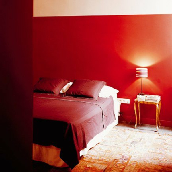 tapeten-farben-ideen-rotes-schlafzimmer