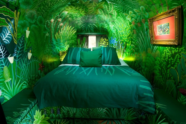 tapeten-farben-ideen-ultragrünes-schlafzimmer-modell