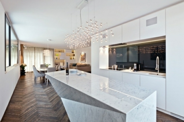 wohnideen-küche-modern-weiß-hochglanz-marmor-kochinsel