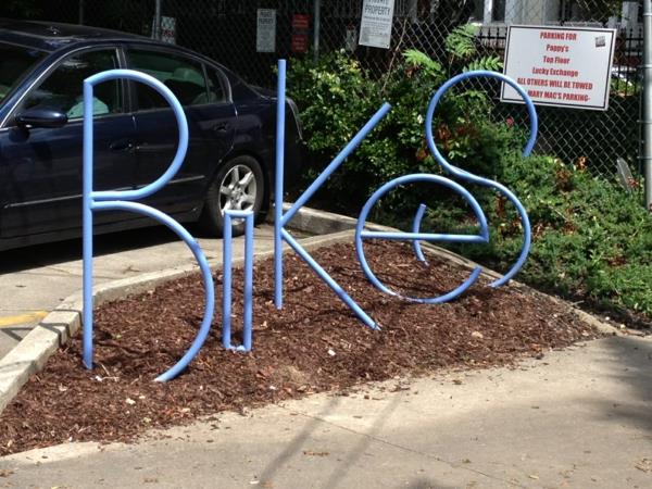 Bikes-in-Blaue-Fahrrad-Ständer