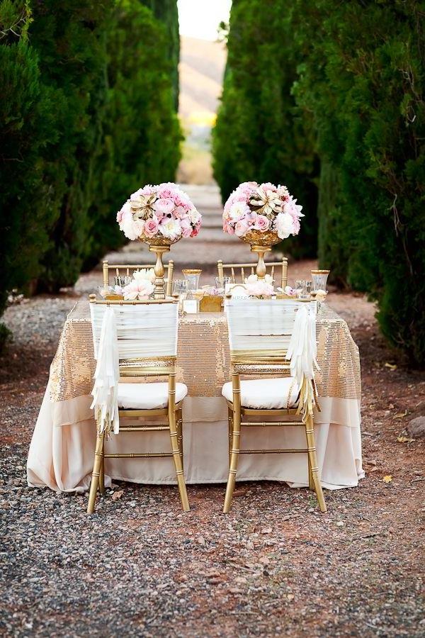 Blumendeko--Hochzeitsideen-für-eine-unvergessliche-Hochzeit-Tischdeko-