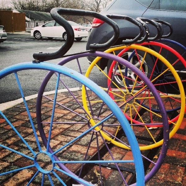 Fahrrad-Ständer-für-mehere-Fahrräder-in-verschiedenen-Farben