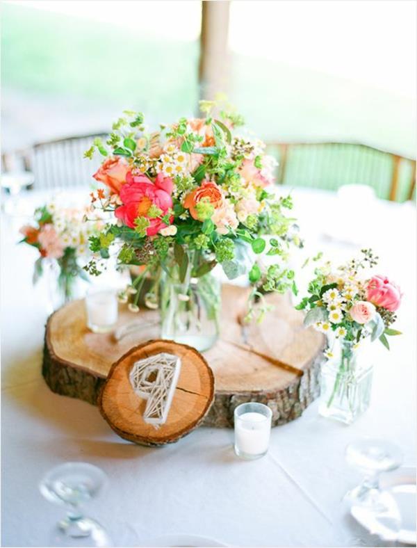 Hochzeitsdeko-günstig--Hochzeitsdeko-selber-machen--Blumendeko-für-Tisch