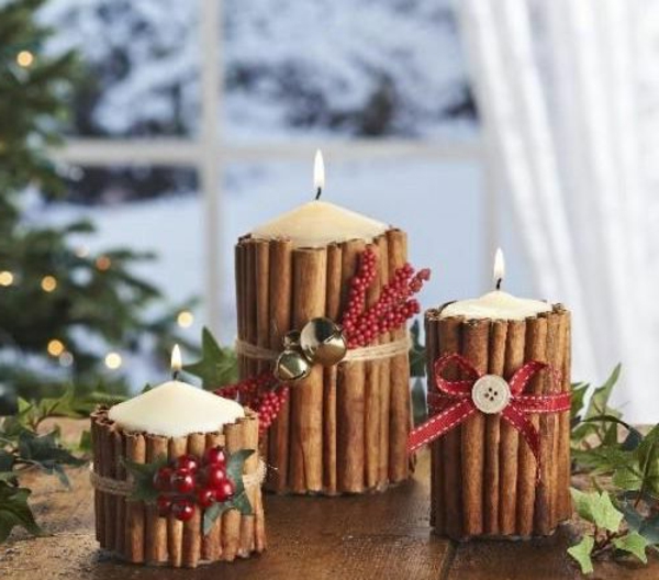 Tischdeko-zum-Weihnachten-mit-wunderschönen-Dekorationen-mit-Kerzen