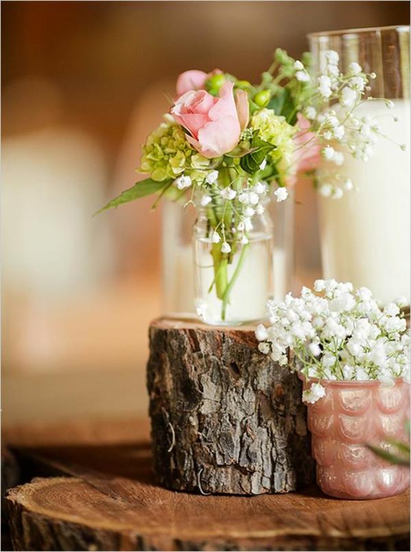 Vintage-Hochzeit--fantastische-Blumendeko-für-Tisch