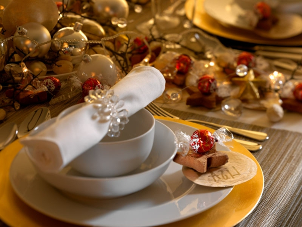 Weihnachtsdeko-günstig-Weihnachtsdeko-selber-machen-Deko-für-Tisch-Dekoideen