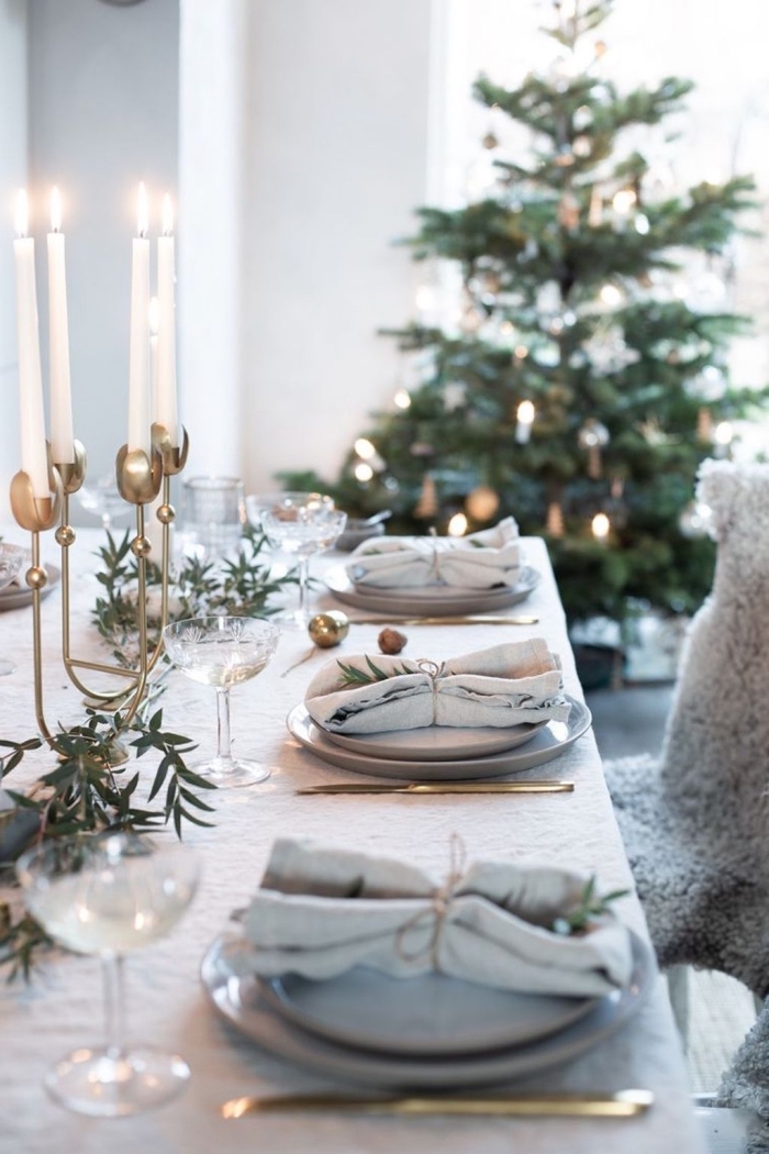ausgefallene weihnachtsdeko selber machen, festliche esstischdeko in grau und gold