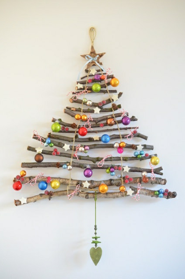 einfache-bastelideen-tannenbaum-aus-zweigen-machen- schöne dekoration für weihnachten