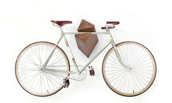 ganz-moderne-Aufbewahrungeideen-für-Fahrräder-Modell-aus-Holz