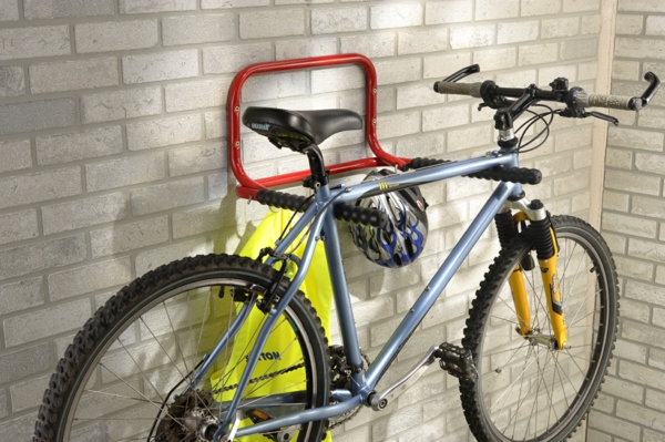 ganz-moderne-Aufbewahrungeideen-für-Fahrräder-aus-Metall