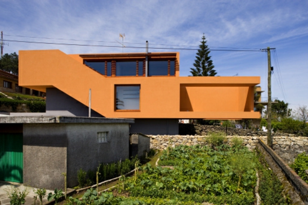 hausfassade-farbe-zeitgenössische-orange-gestaltung