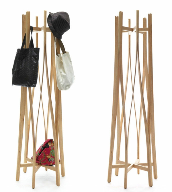 hölzerner-Garderobenständer-mit-modernem-Design-Wohnidee-Kleiderständer-aus-Holz