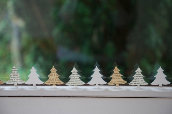 interessante-fensterdeko-zu-weihnachten-tannenbäume