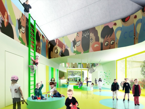 kindergarten-interieur-grüne-treppe-und-ein-kind-darauf