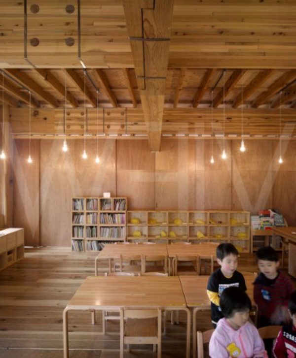 kindergarten-interieur-hölzerne-gestaltung-esszimmer