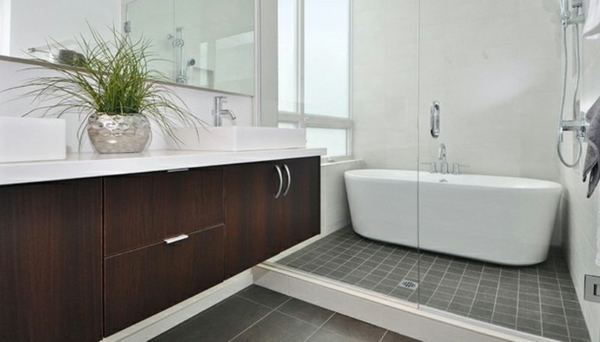 kleine-badewannen-freistehend-moderne-badezimmer-gestalten