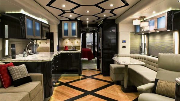 luxuriöses-Wohnmobil-kaufen-Interior-Design-Ideen