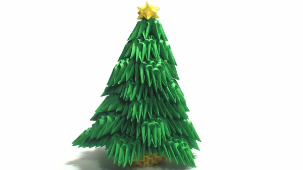 origami-zu-weihnachten-grüner-tannenbaum-weißer-hintergrund - super cool