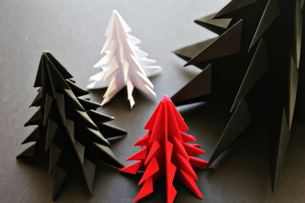 origami-zu-weihnachten-tannenbäume-in-verschiedenen-farben - ganz schön