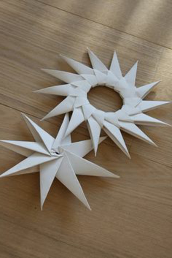 origami-zu-weihnachten-weiße-dekoartikel