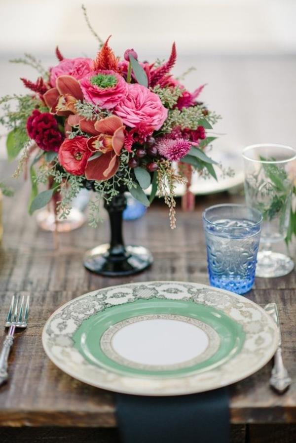 rosa-Blumen-Hochzeitsdeko-für-Tisch-wunderschöne-stilvolle-Ideen