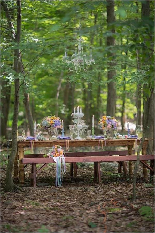 schöne-Blumendeko-Hochzeitsideen-für-eine-unvergessliche-Hochzeit-Tischdeko
