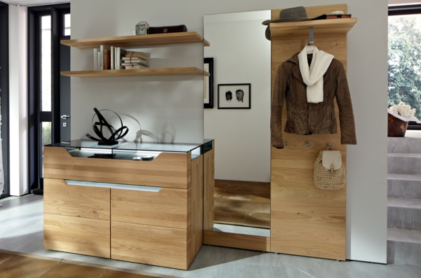 -schöne-Ideen-für-das-Interior-mit-Holzmöbeln-für-den-Flur