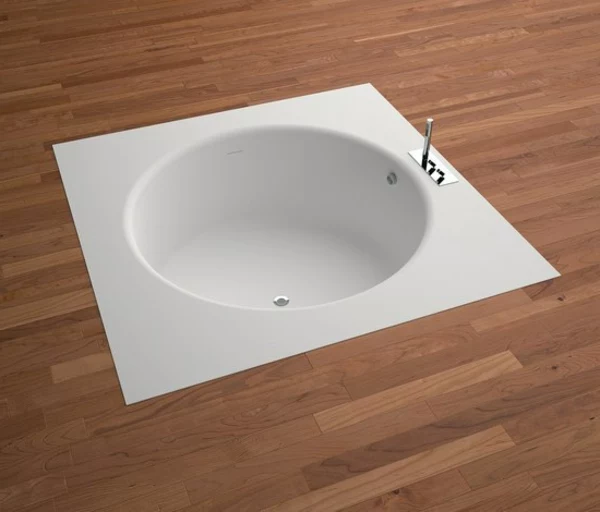 ultramoderne-kleine-eingebaute-badewanne