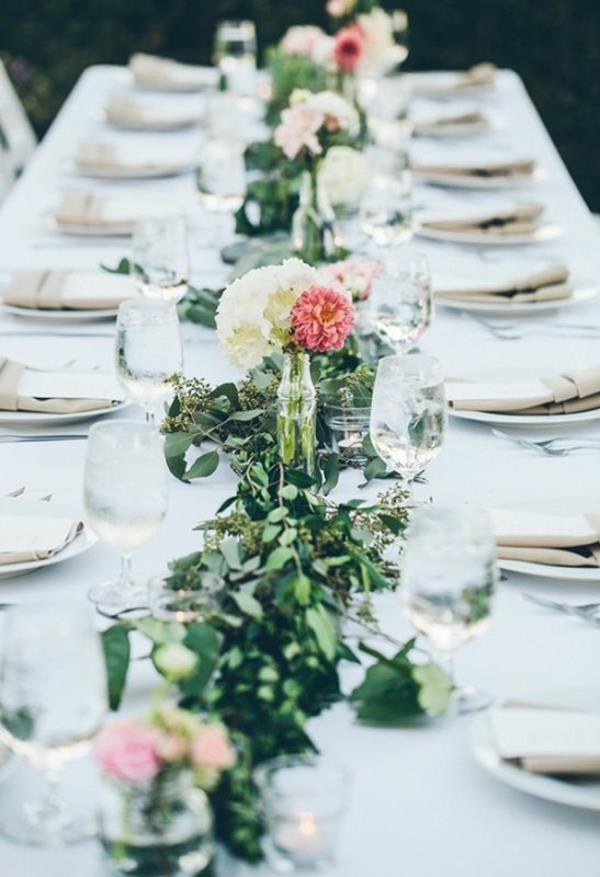 wunderbare-Tischdeko-Hochzeit-Hochzeitsideen-Vintage-Tischdeko-Ideen