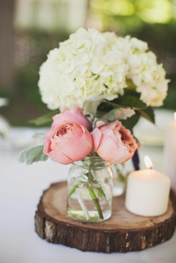 wunderschöne-elegante-Hochzeitsdeko-mit-Blumen-