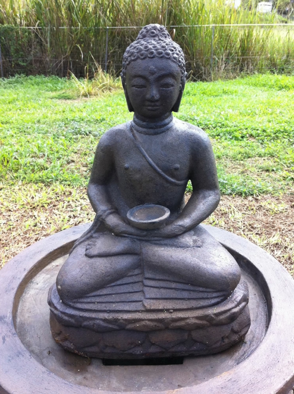 Buddha-Brunnen-im-hof