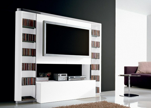 Fernsehschrank-aus-Holz-effektvolles-Design-in-Weiß-Einrichtungsideen-für-das-Wohnzimmer
