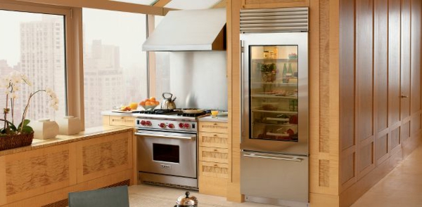 Glastürkühlschrank-aus-Holz-super-Design-Küchengestaltung