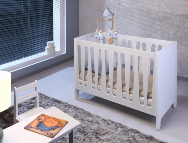 Interior-Design-Ideen-Babybett-Design--in-weißer-Farbe
