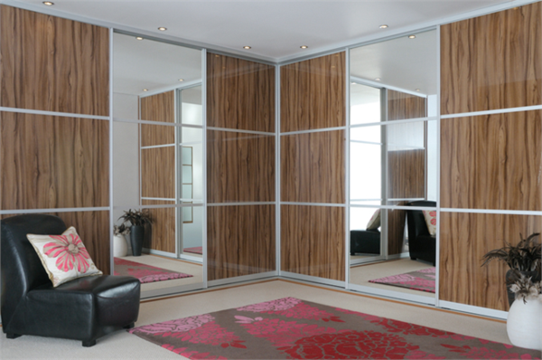 Kleiderschrank-Schiebetüren-Spiegel-modernes-Interior-Design-Wohnideen