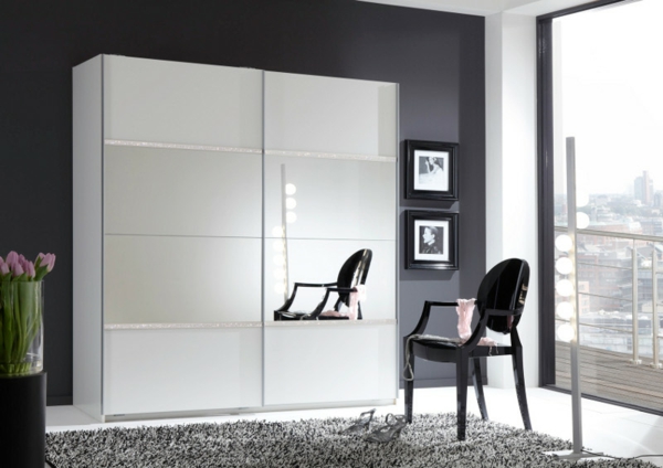 -Kleiderschrank-Weiß-effektvolles-elegantes-Design-schöne-Einrichtungsideen