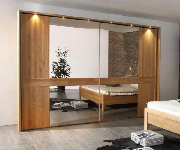 Luxus-Kleiderschrank-Schiebetüren-Spiegel-modernes-Interior-Design-Wohnideen
