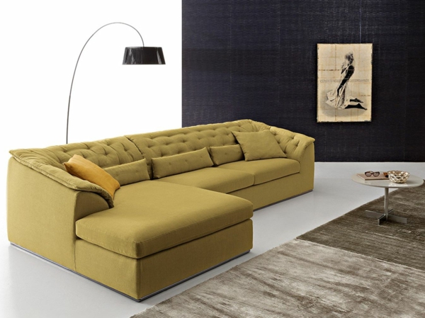 bequeme-couch-gelb-farbe-schöne-einrichtungsideen-für-das-wohnzimmer